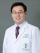 男医生 Dr.Preeda Pungpapong, DDS 