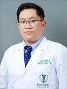 男医生 Kachin Wattanawong