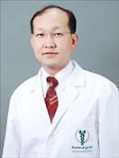 男医生 Worawong Slisatkorn